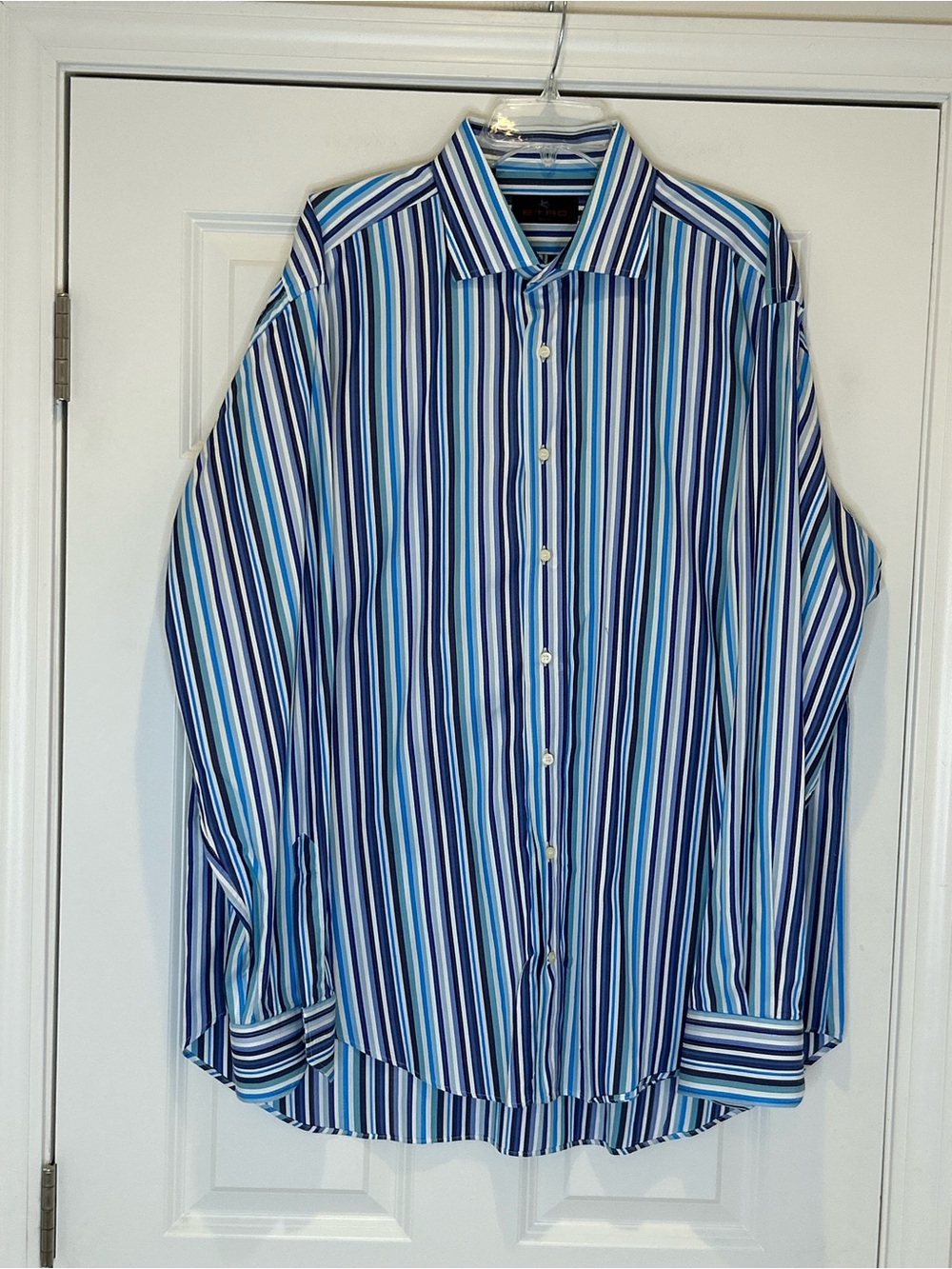 Etro Milano Luxury Blue Multi-Stripe Dress Shirt - Classic Button-Up Size 44 XL